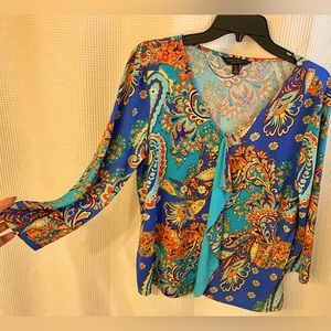 Paisley top size Petite L. Perfect with jeans, dress pants, skirt or shorts!